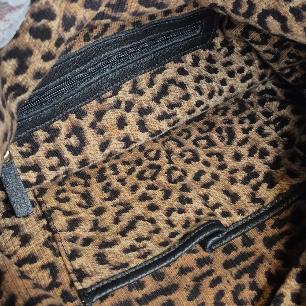 Clever Carriage Company All Leather With Fringe $685 RETAIL